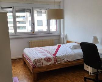 Room in Shared Apartment Geneva - Genf - Schlafzimmer