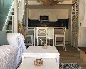 Villa Clade: Chaleureuse et agréable maison de plage - Lacanau - Living room
