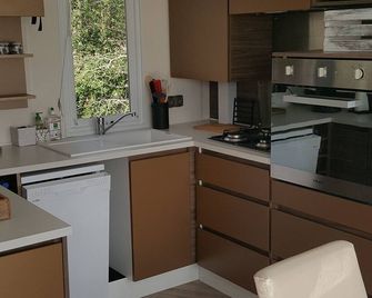 Côte d'Émeraude Mobilhome - Dinard - Kitchen