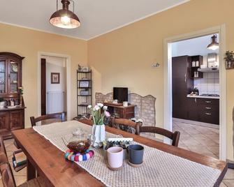 Pet And Breakfast: Of Course 100% Pet Friendly! - Moncalvo - Salle à manger
