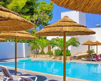 Grotta Saracena - Porto Cesareo - Piscine