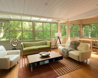 Lovely Larkspur Living - 4 bdrm - Larkspur - Living room