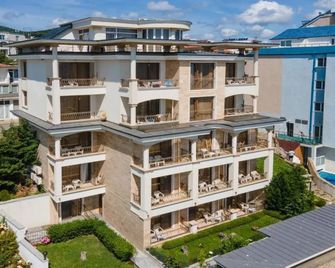 Paraizo Teopolis - Обзор - Будівля