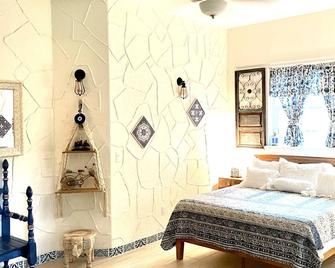 Unique Experience at Neems Paradise - Pinellas Park - Habitación