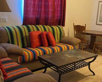 Guest House. Views in Gold Canyon - Gold Canyon - Sala de estar