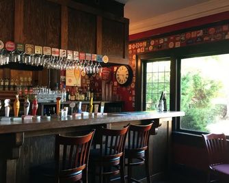 Beach Acres Resort - Parksville - Bar