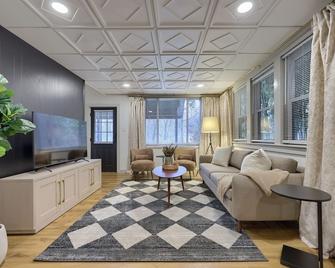 Charming 2-Bedroom Retreat Near Hershey - Elizabethtown - Huiskamer