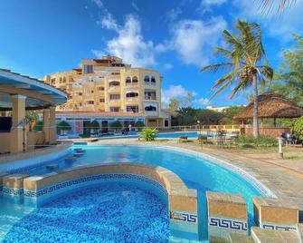 Shanzu Beachfront Suites - Mombasa - Pool