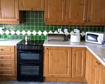 Comfy House - Coleraine - Keuken