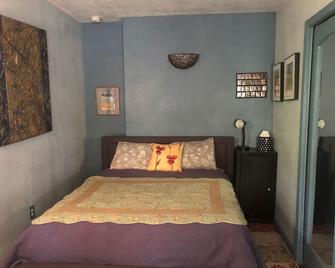 Rejuvenate Your Spirit At This Private Studio Near Downtown Nevada City - Nevada City - Bedroom