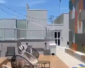 Easy access to Copacabana beach RJ, your family will be close to everything! - ריו דה ז'ניירו - מרפסת