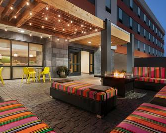Home2 Suites by Hilton Bismarck - Bismarck - Building