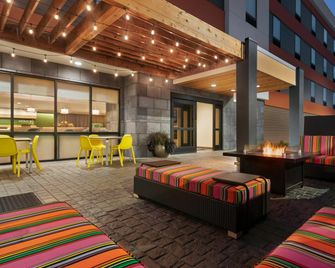 Home2 Suites by Hilton Bismarck - Bismarck - Budova