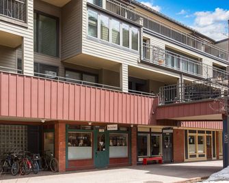 Cimarron Lodge 50 by AvantStay | Ski-In/Ski-Out Property w/ Two Hot Tubs! - Telluride - Budova