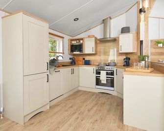 Spacious and luxury lodge with TV/Freeview. - Perranporth - Cuisine