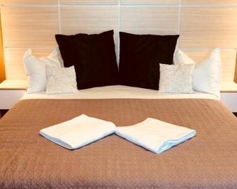 Hotel Mon Caprice - Bucarest - Habitación