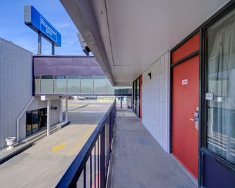 Capital O Travelers Inn Lawton Fort Sill - Lawton - Rakennus