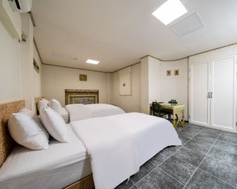 Aria Hotel Pyeongtaek - Pyeongtaek - Habitación