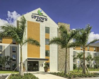 Uptown Suites Extended Stay Miami Fl Homestead - Homestead - Budynek