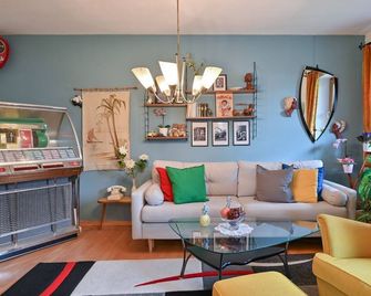 Ferienwohnung 50er Vintage Flair - Füssen - Living room