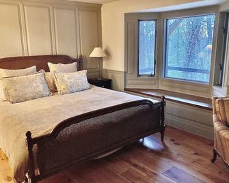 Picturesque Cabin in the Woods - Barryville - Bedroom