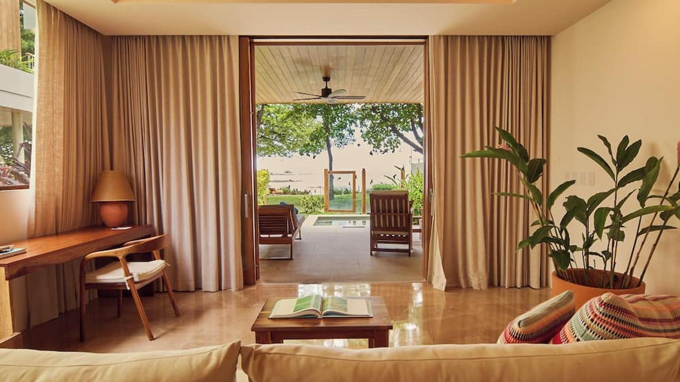 Capitán Suizo Beachfront Boutique Hotel