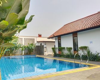 Dejati House - Jakarta - Zwembad
