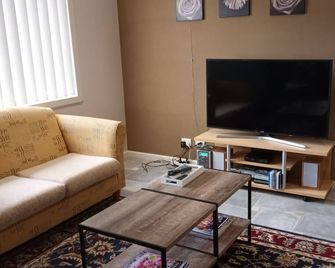 Lampe House - A cosy, pet friendly cottage at Talbingo, Snowy Mountains NSW - Talbingo - Sala de estar