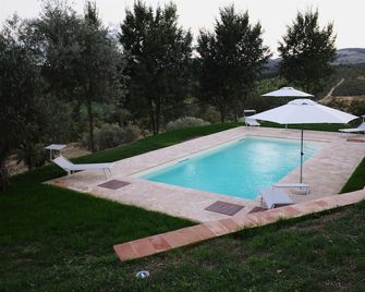 Azienda Agraria Montelujano - Gubbio - Zwembad