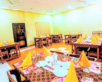 Hotel Empire Gandhidham - Gāndhīdhām - Restaurante