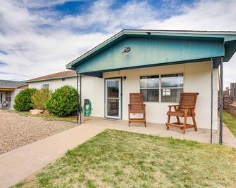 New Mexico Smart Home w/ Private Yard & Grill - Tucumcari - Gebäude