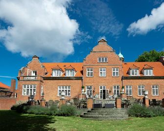 Sauntehus Castle Hotel - Hornbaek - Gebäude