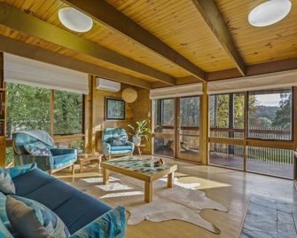 cosy, fireplace, outdoor bath - Forrest - Pokój dzienny