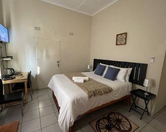 Abrama Bed And Breakfast - Francistown - Habitación