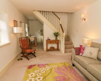Spens Farm Cottage - Lancaster - Living room