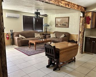 A Relaxing Retreat - Holiday - Living room