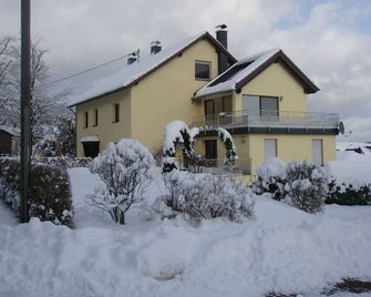 Apartment Eifelblick - 살름 - 건물