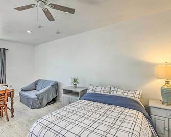 Cozy Lompoc Studio with Patio about 9 Mi to Beach - Lompoc - Bedroom