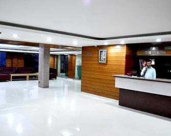 Hotel Trinetar Resort - Kud - Front desk