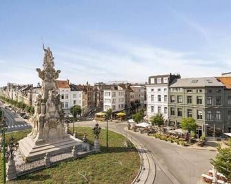 Spacious 6-Guest Antwerp Duplex + Free parking - Anversa