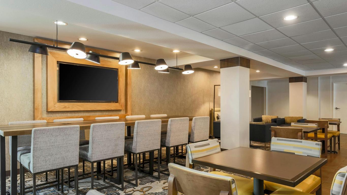 Hampton Inn & Suites Denver Tech Center