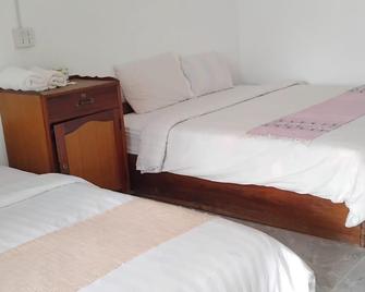 Rainbow Guesthouse - Muang Ngoy - Habitación