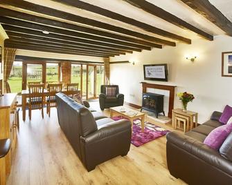 Rawcliffe House Farm - Pickering - Living room