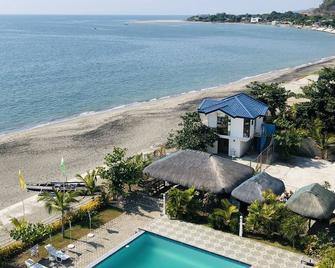 Em Royalle Hotel & Beach Resort - San Juan - Budova