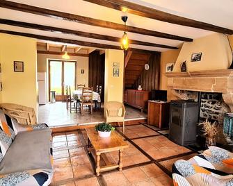 Maison spacieuse et confortable avec terrasse et jardin, idéale pour famille ou entreprise - FR-1-585-29 - Ménil-la-Horgne - Sala de estar