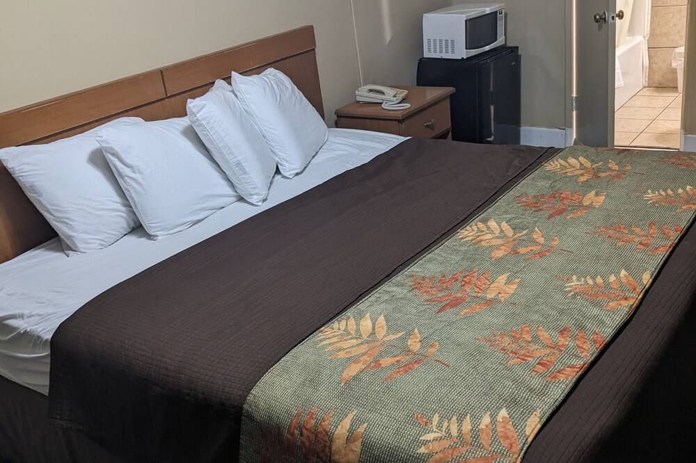 Budget Daily/Weekly rentals at Rainbow Motel located in Hendersonville, NC area. - Hendersonville