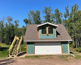 Private Home on 10 Acres of Wilderness. 15 min to Lutsen. Dog Friendly. - Grand Marais - Budova