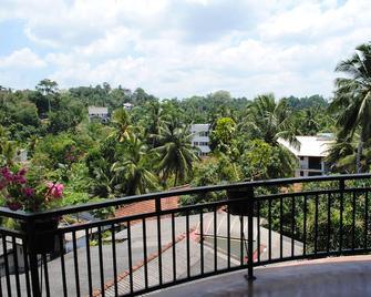 Dsk Apartment - Galle - Balkon