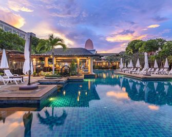 Phuket Kata Resotel - קארון - בריכה