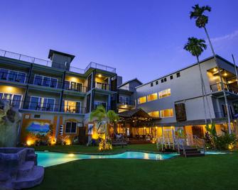 Palau Central Hotel - Koror - Building